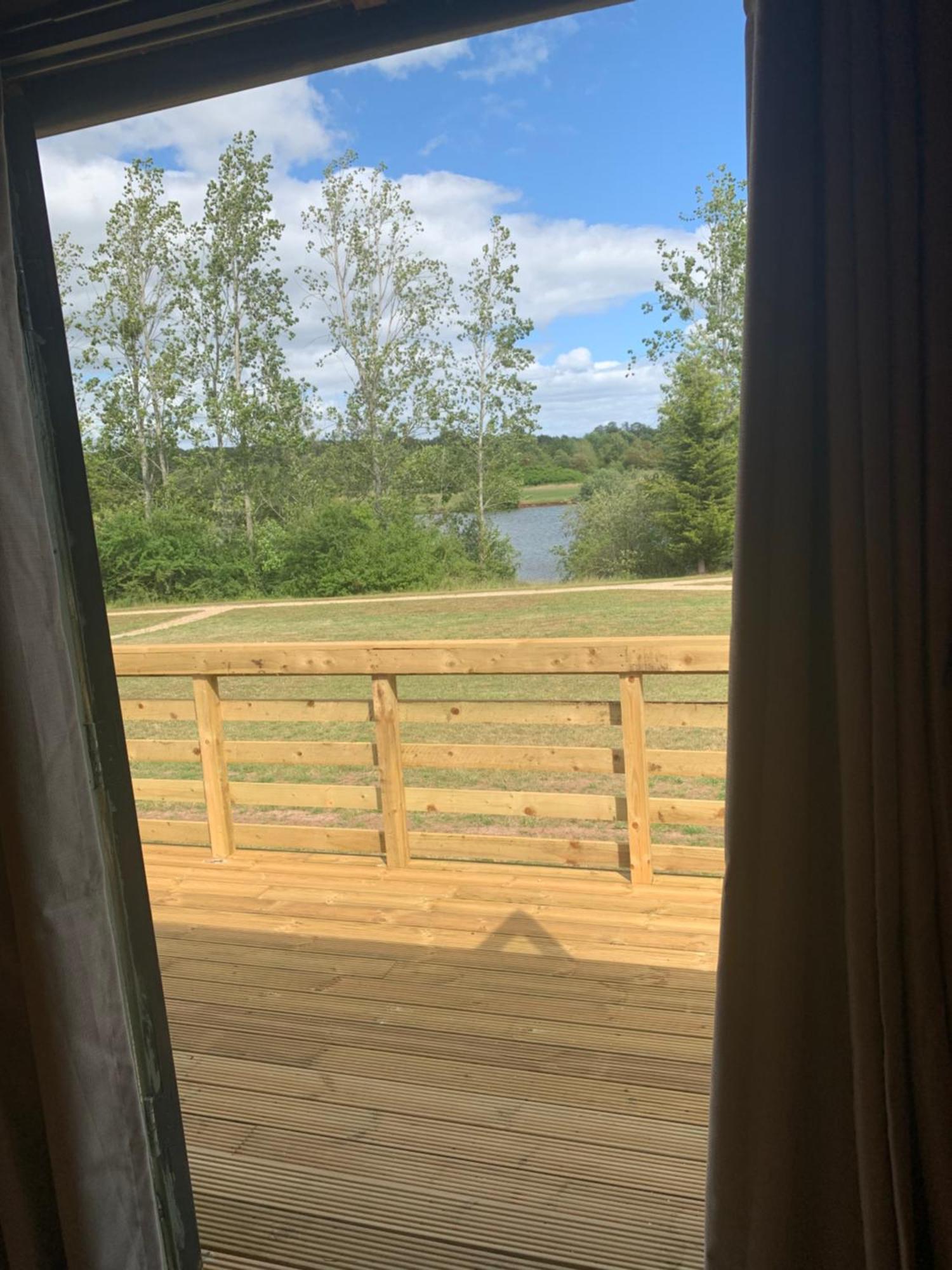 'Swan' Lakeview Lodge Bishampton Exterior foto