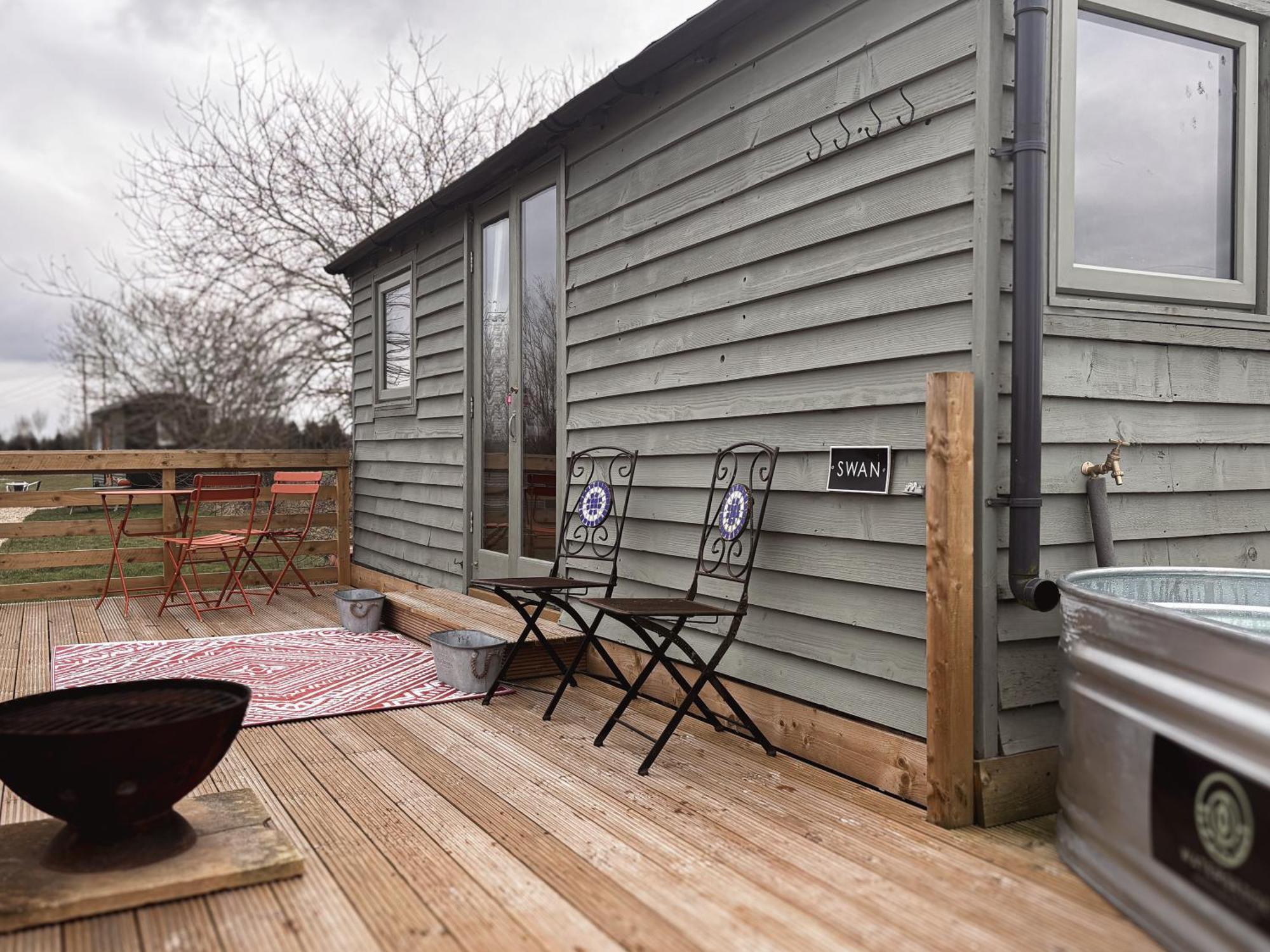 'Swan' Lakeview Lodge Bishampton Exterior foto