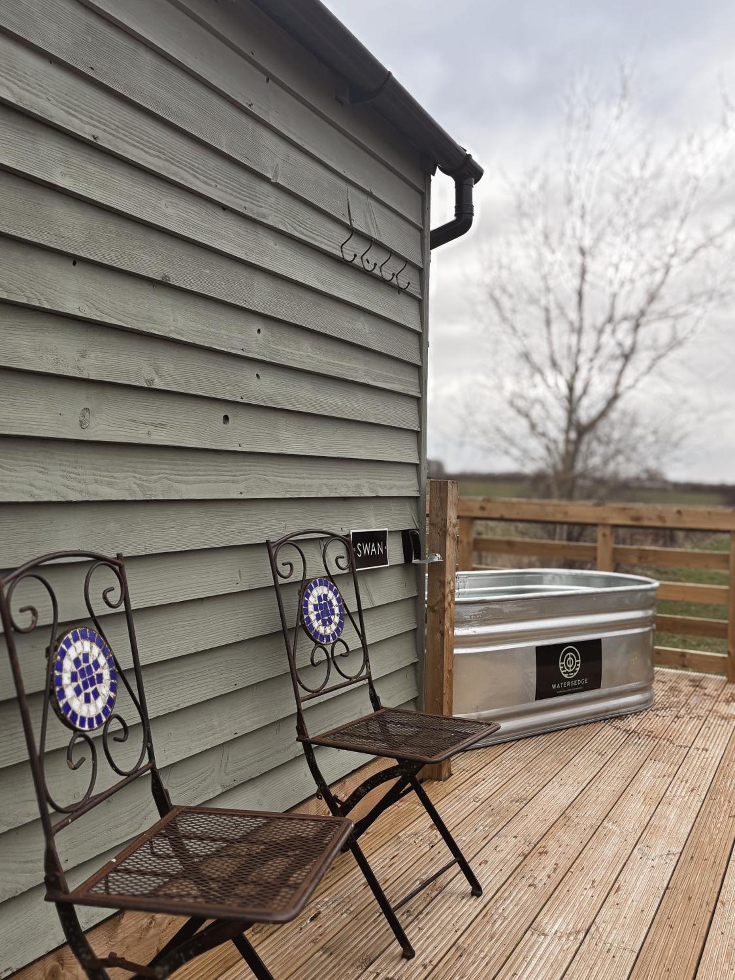 'Swan' Lakeview Lodge Bishampton Exterior foto